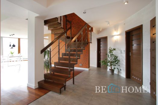 Luksusowy dom z dużą działką