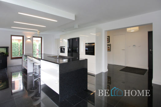 Ultranowoczesny dom na Brzezinach