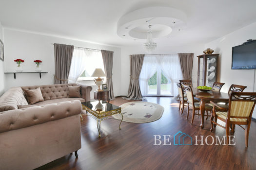 Klasyczny dom w bliskich Markach