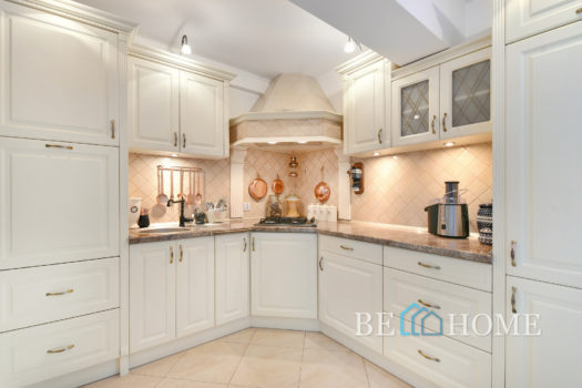 Klasyczny dom w bliskich Markach