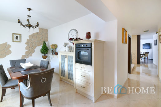 Klasyczny dom w bliskich Markach