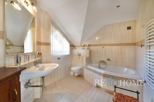 Klasyczny dom w bliskich Markach