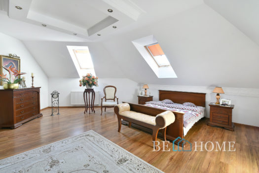 Klasyczny dom w bliskich Markach