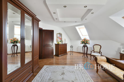 Klasyczny dom w bliskich Markach