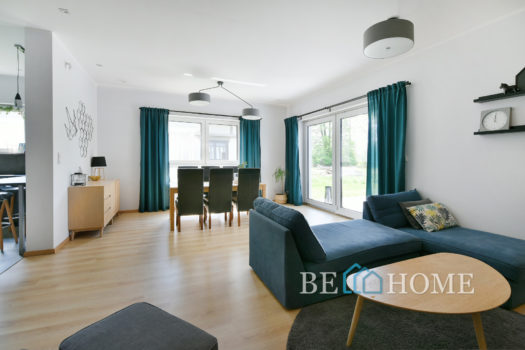 Parterowy dom na Brzezinach przy lesie