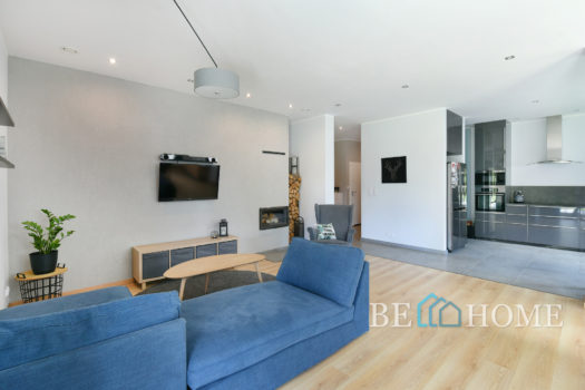 Parterowy dom na Brzezinach przy lesie