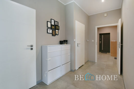 Parterowy dom na Brzezinach przy lesie