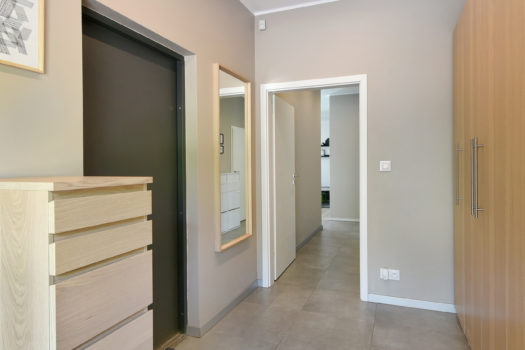 Parterowy dom na Brzezinach przy lesie