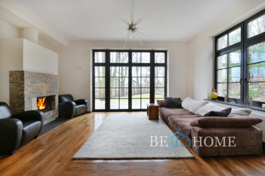 Luksusowa rezydencja przy lesie