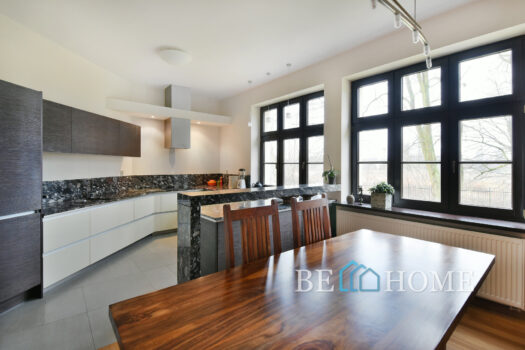 Luksusowa rezydencja przy lesie