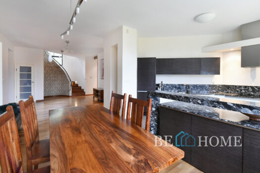 Luksusowa rezydencja przy lesie