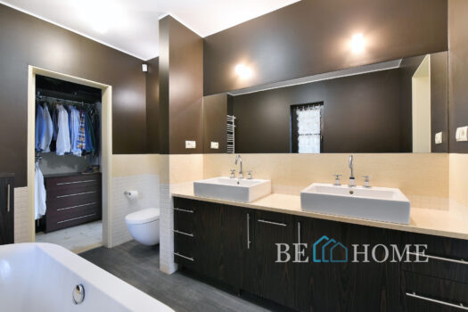 Luksusowa rezydencja przy lesie