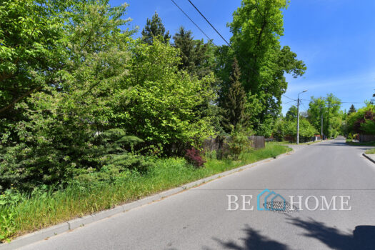 Klimatyczna działka na Choszczówce