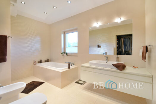 Nowoczesny dom blisko puszczy