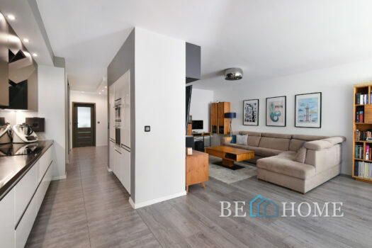 Nowoczesny 3 pokojowy apartament z ogródkiem