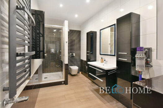 Nowoczesny 3 pokojowy apartament z ogródkiem