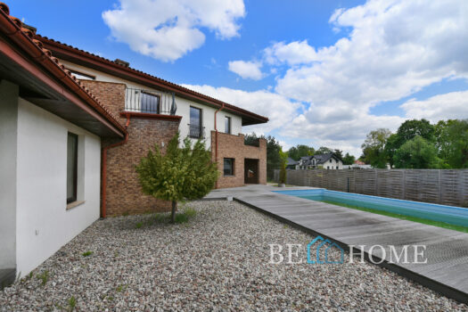 Luksusowy dom z basenem