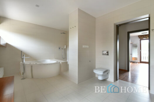 Luksusowy dom z basenem